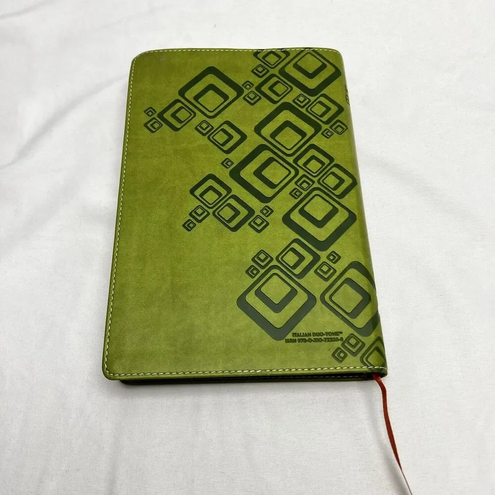 Zondervan NIV Thinline Bible Italian Two Tone Green Leather Geometric Design - Picture 2 of 13